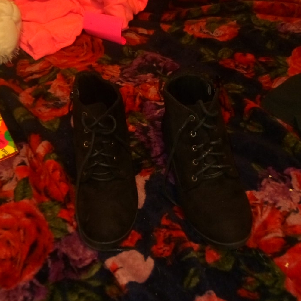 High heel black boots